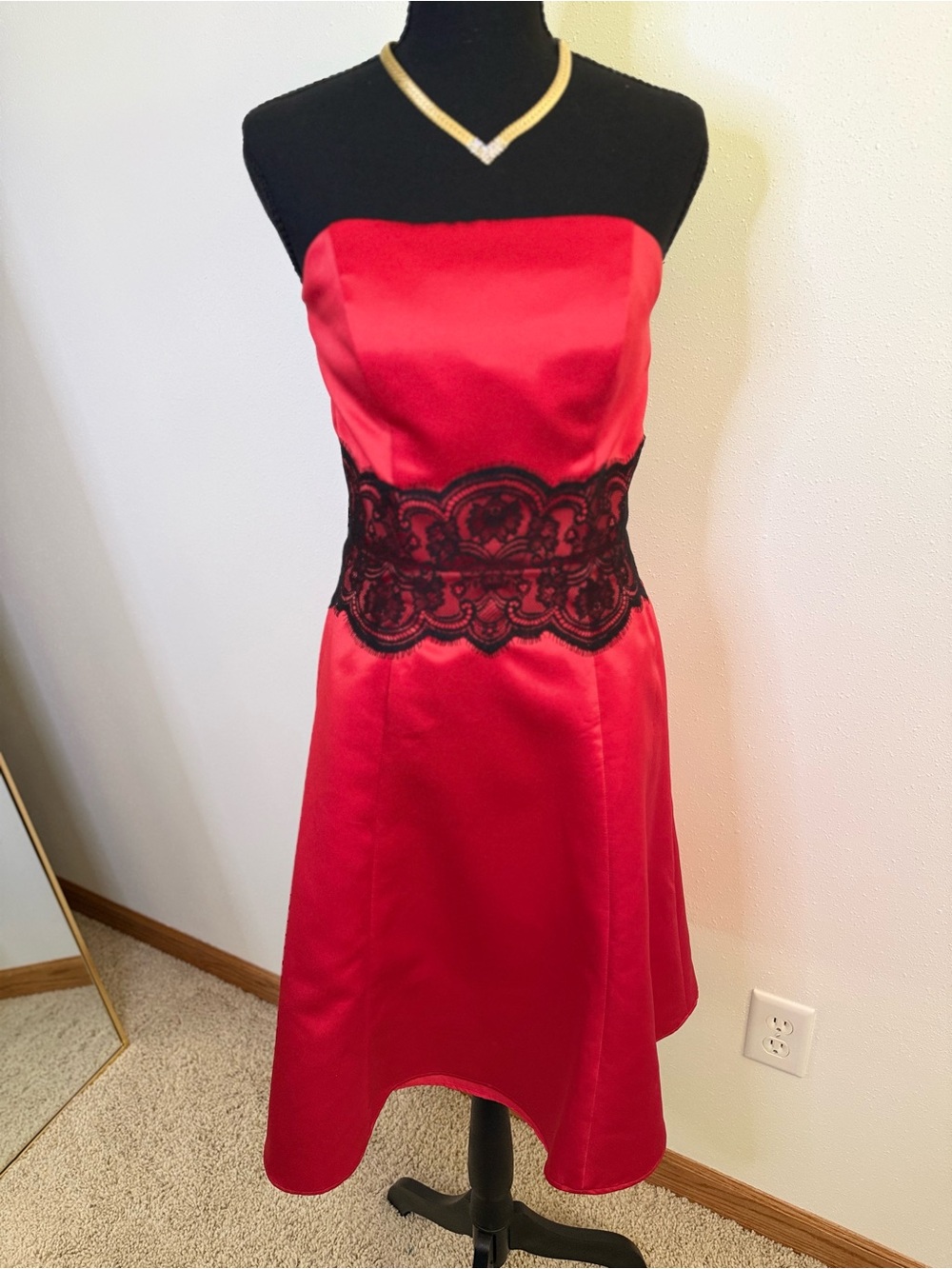 Da Vinci Red Satin Strapless Cocktail Dress Black Lace Size 6